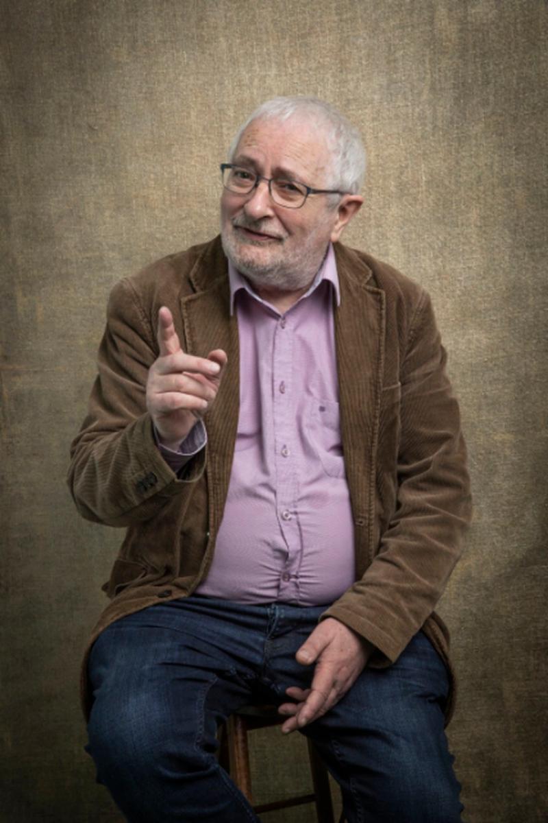İrlanda asıllı İngiliz akademisyen Terry Eagleton, kültür-din ilişkisi bazen kültürün kutsanmasına yol açabilir. Fotoğraf, Paul Musso, 2018.jpg İrlanda asıllı İngiliz akademisyen Terry Eagleton, kültür-din ilişkisi bazen kültürün kutsanmasına yol açabilir. Fotoğraf, Paul Musso, 2018.jpg