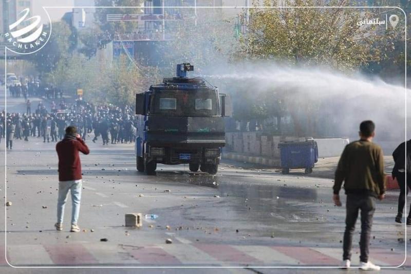 Öğrenci gösterileri polis şiddetiyle karşılaştı-Kaynak-EQFard twitter.com .jpg Öğrenci gösterileri polis şiddetiyle karşılaştı-Kaynak-EQFard twitter.com .jpg