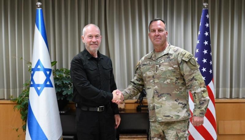 ABD'li General Michael Krilla ve Yoav-Savunma Bakanı Gallant İsrail Devlet Hizmetleri Servisi.jpg