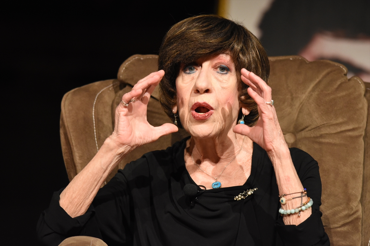 Ayşen gruda çıplak