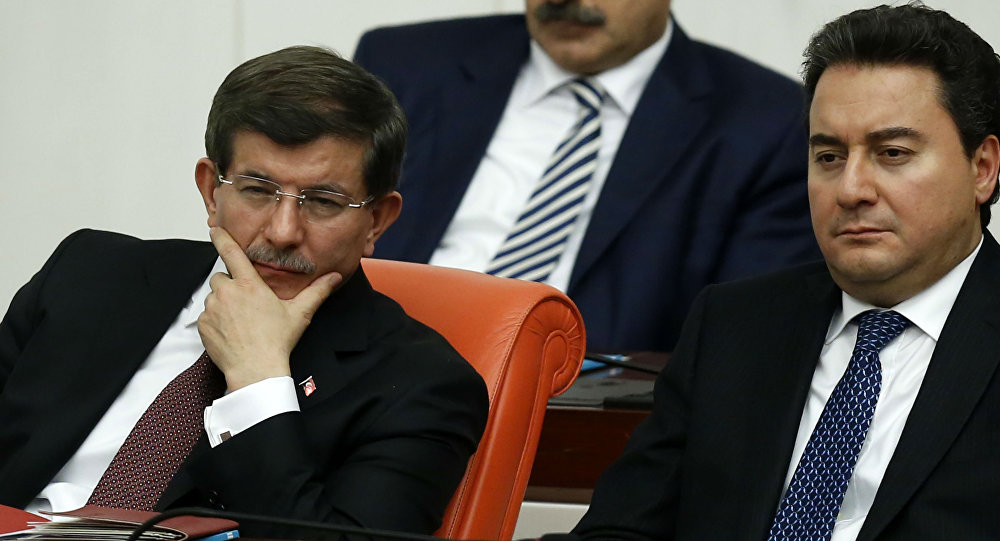 Karar yazarı: Babacan ve Davutoğlu aynı anda iki siyasi alana birden girmek durumundalar; muhalif ve muhafazakar alan | Independent Türkçe