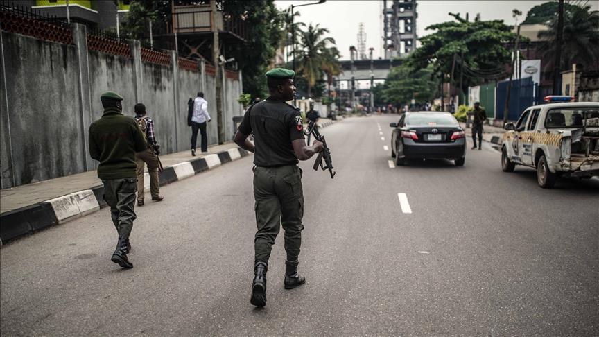 Nijerya'da sokağa çıkma yasağına uymayanlar öldürülüyor