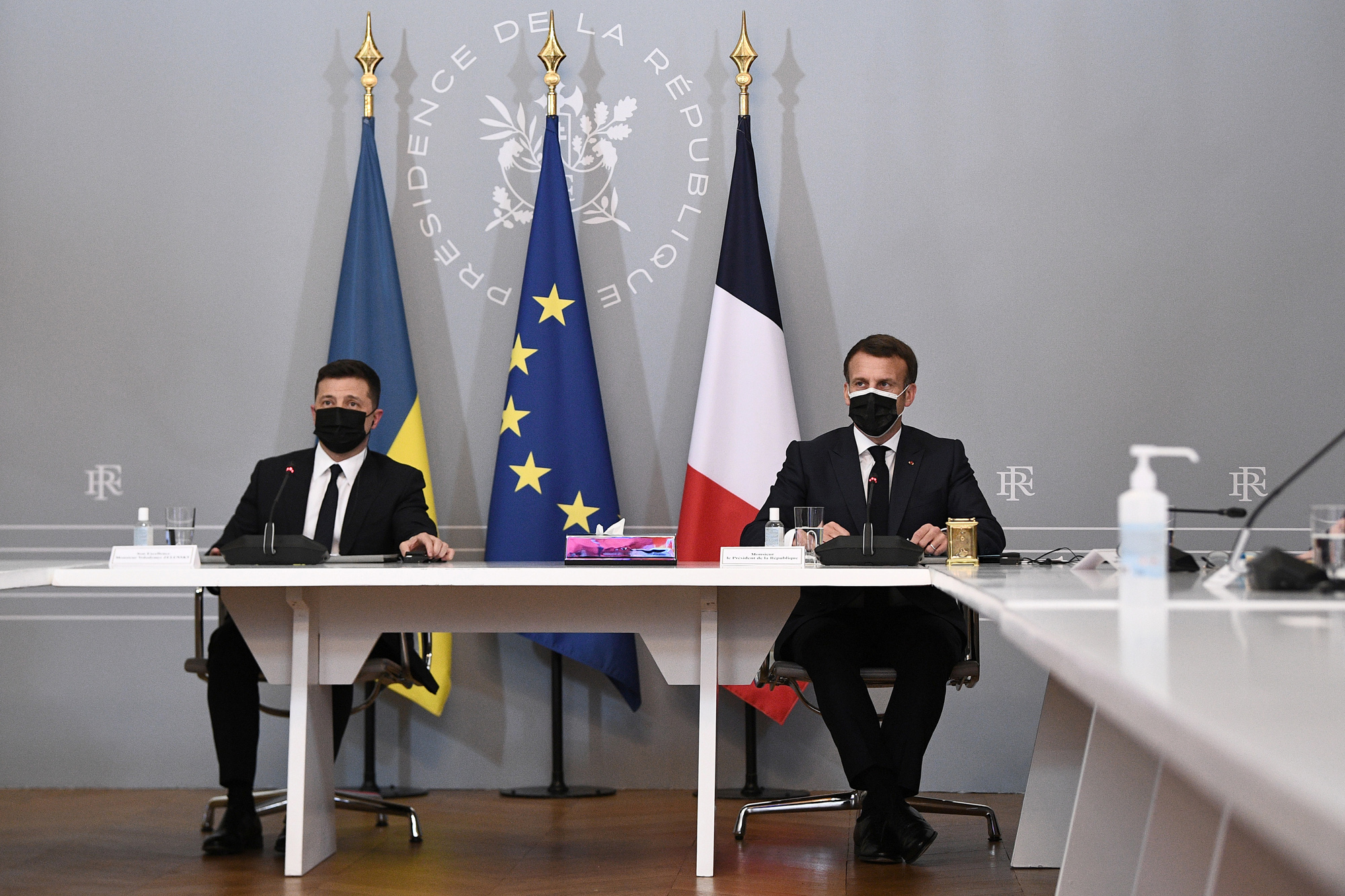merkel macron ve zelenskiy askeri birliklerin ukrayna sinirindan cekilmesi icin rusya ya cagrida bulundu independent turkce