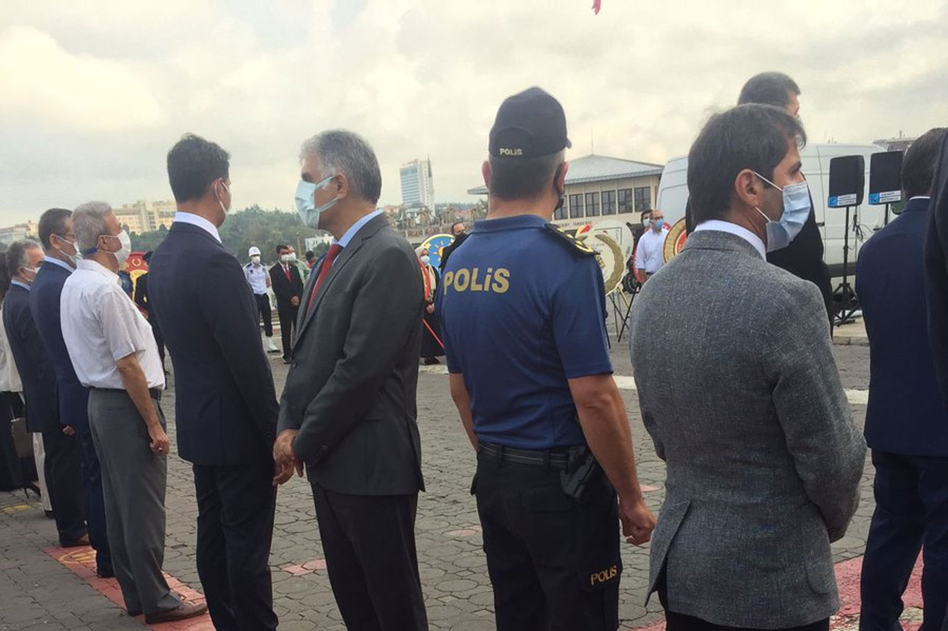 Chp Kadikoy Ilce Baskani Erdogan In Mesaji Okunurken Arkasini Dondu Independent Turkce