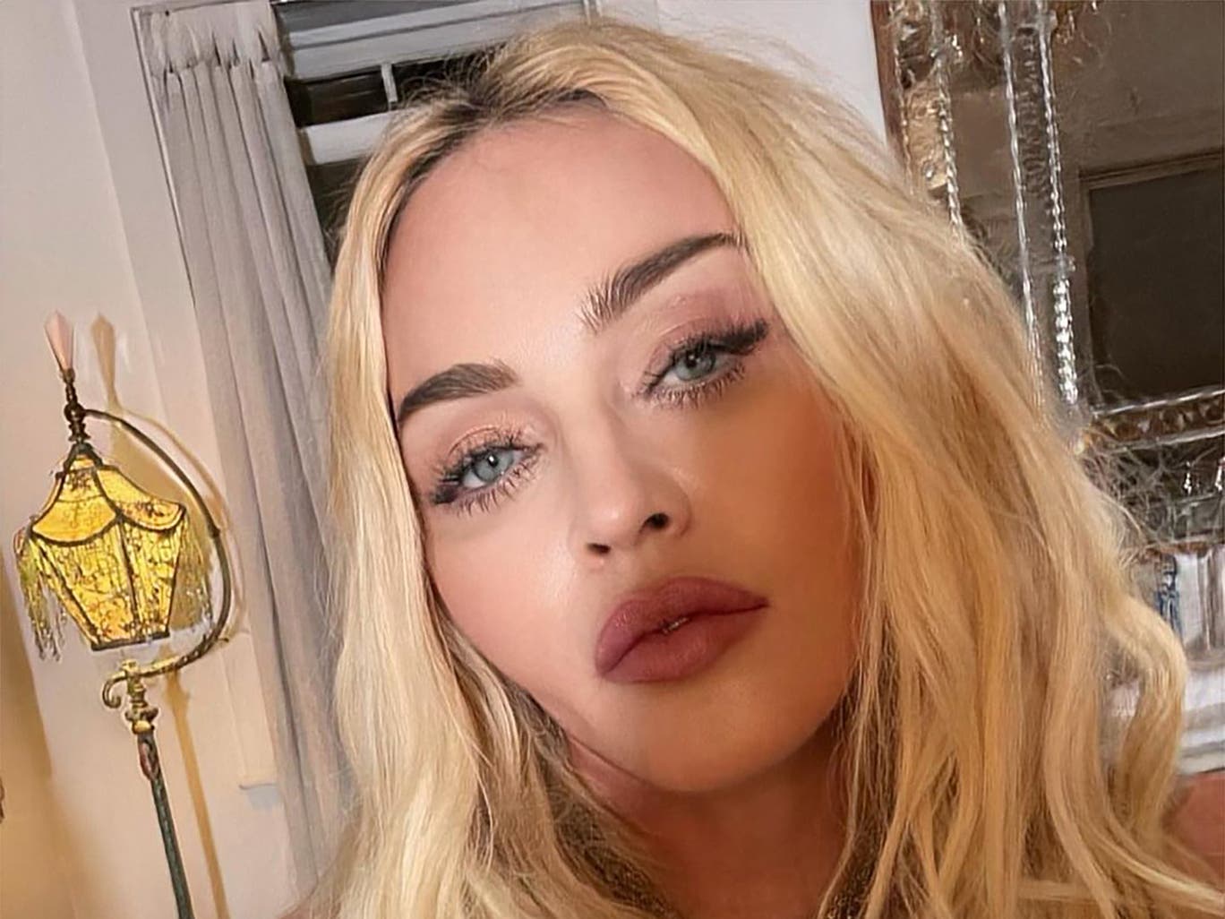Basının bakış açısı mı ilkel ve sorunlu yoksa Madonna fazla mı erotik? Basının bakış açısı mı ilkel ve sorunlu yoksa Madonna fazla mı erotik?