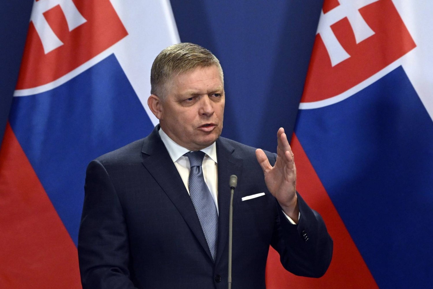 Suikasta uğrayan Slovakya Başbakanı Robert Fico kimdir? | Independent Türkçe