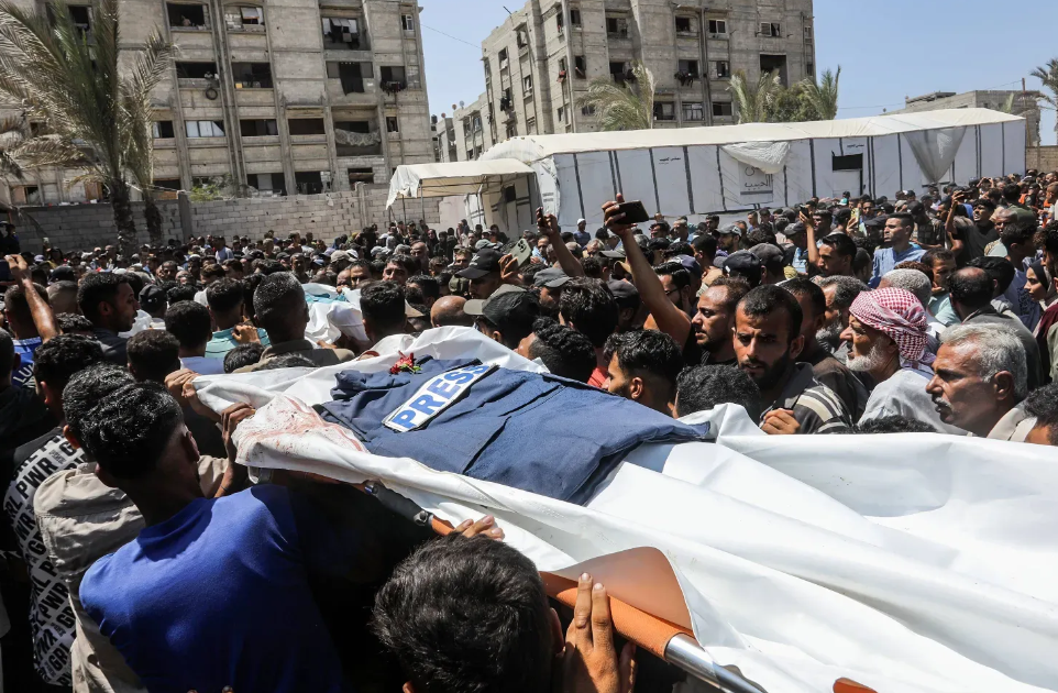 İsrail'in Gazze'de gazetecilere ve hastanelere yönelik katliamı