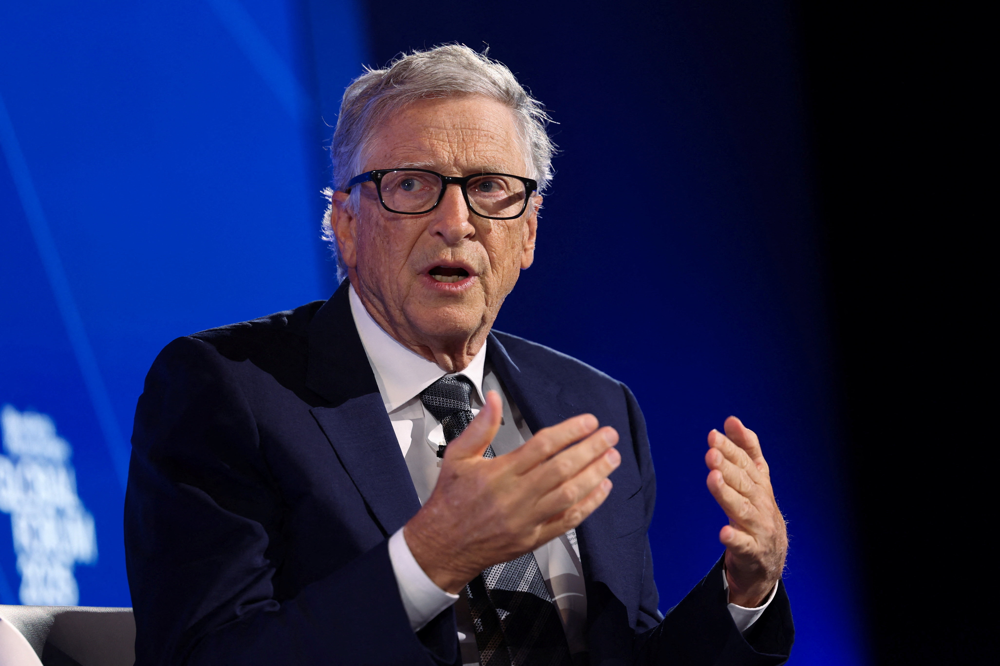 Bill Gates'ten yardım kesintisi uyarısı: "Çok sayıda ölüme yol açıyor"