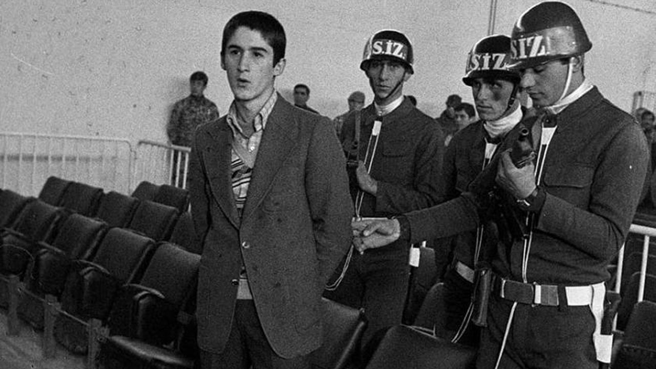 Erdal Eren, idam edilişinin 45’inci yılında Karşıyaka Mezarlığı’nda anıldı