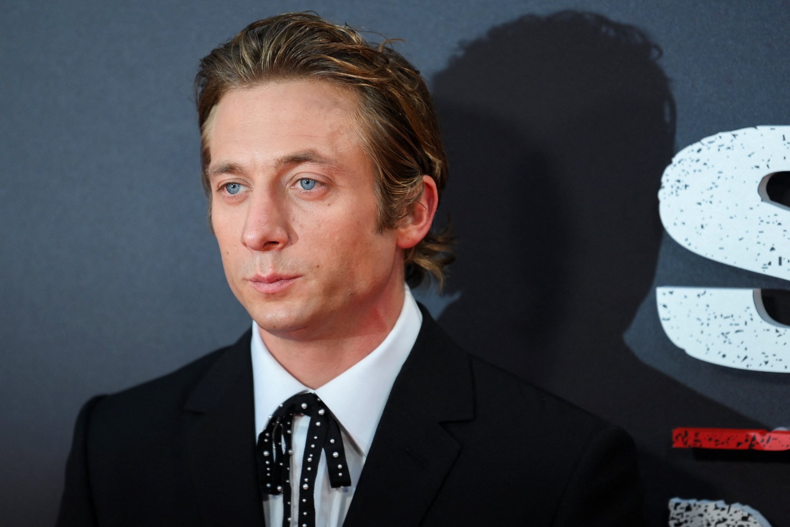 Jeremy Allen White'tan romantik komedi açıklaması