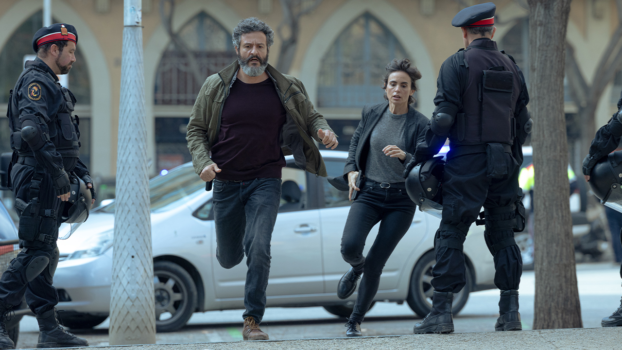 İzleyiciler yeni İspanyol dizisiyle sabahladı: "3'e kadar uyumadım"