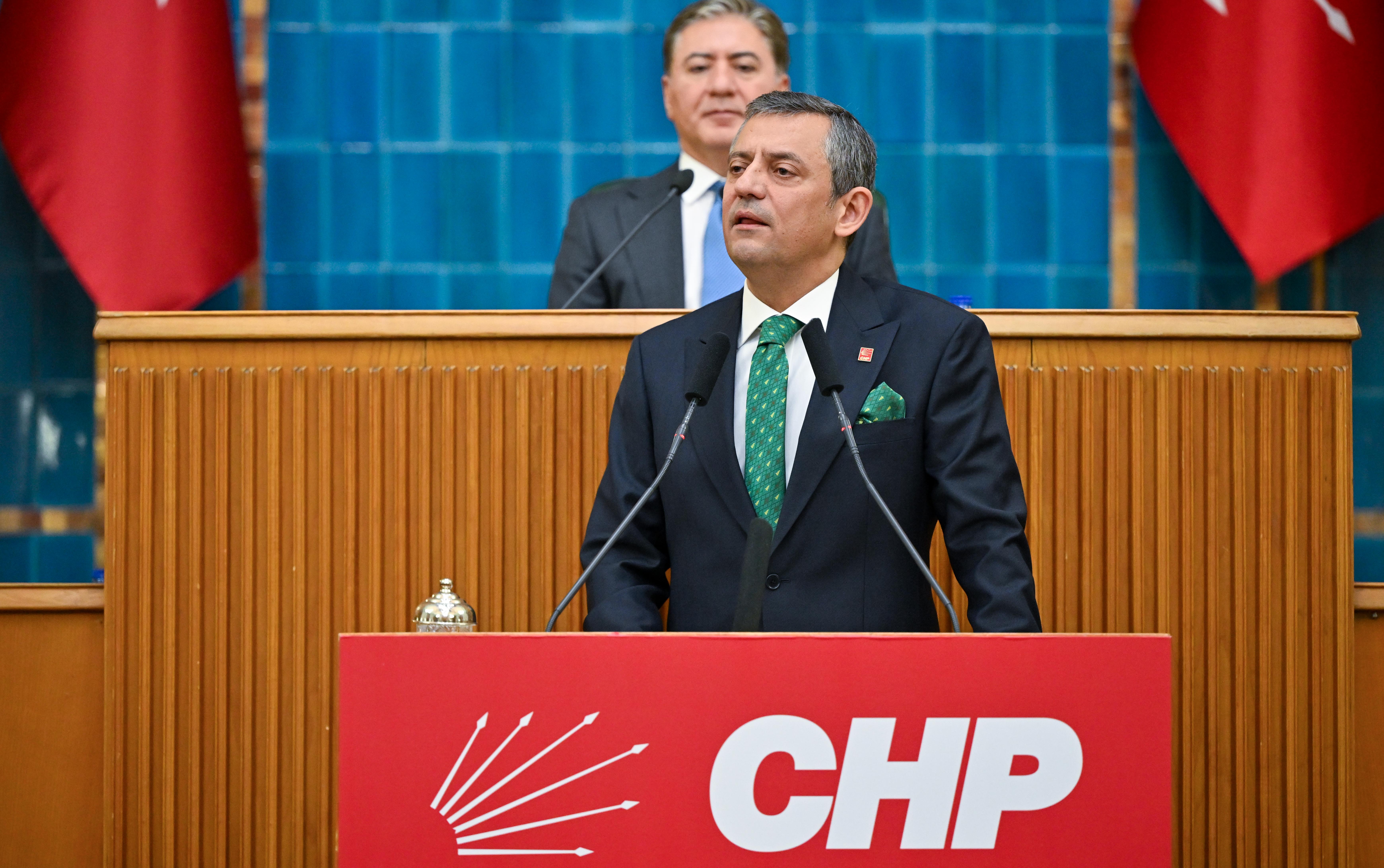 CHP Genel Başkanı Özgür Özel, Kurtulmuş'un İftar Davetine Katılmama Kararı Aldı ve Laikliği Savunma Vurgusu Yaptı