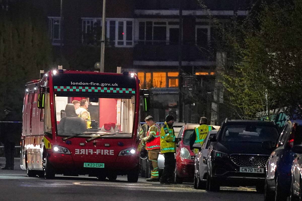Londra'da Yahudi Kuruluşuna Ait 4 Ambulans Kundaklandı, Olay Antisemitik Nefret Suçu Olarak Soruşturuluyor