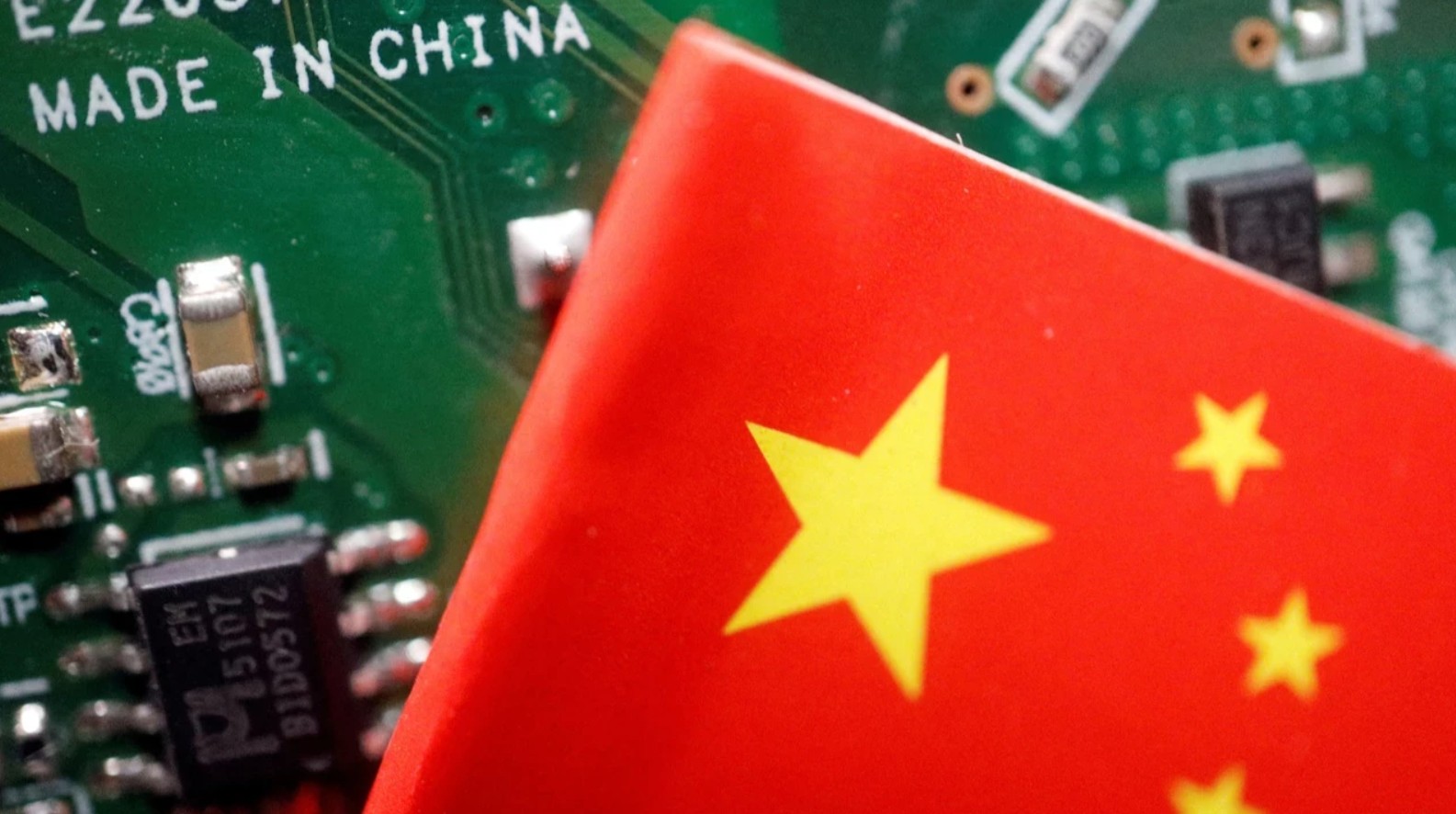 Çin'in en büyük çip üreticisi SMIC, İran ordusuna çip üretim ekipmanları gönderdi