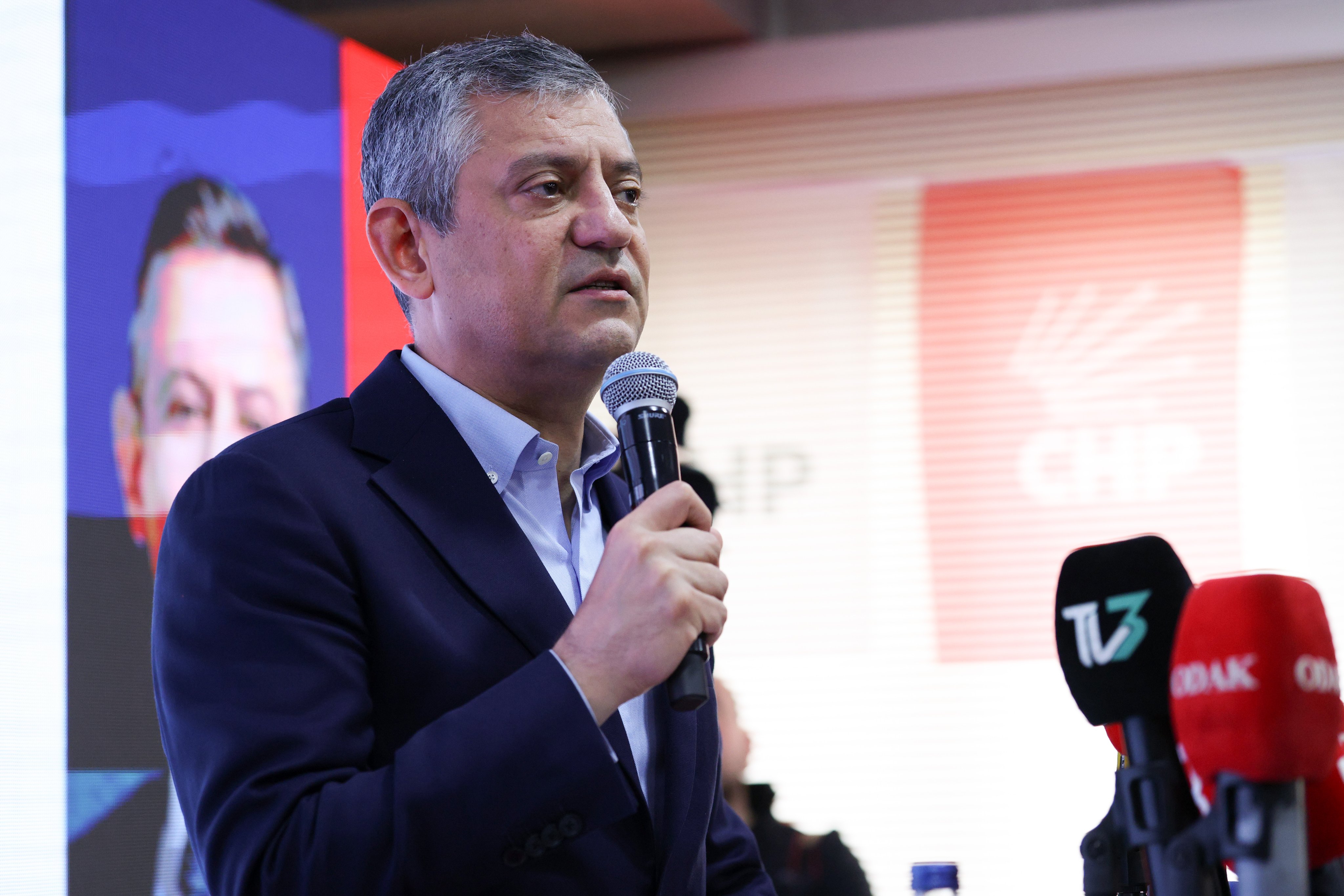 Özgür Özel ara seçim turlarına başlıyor