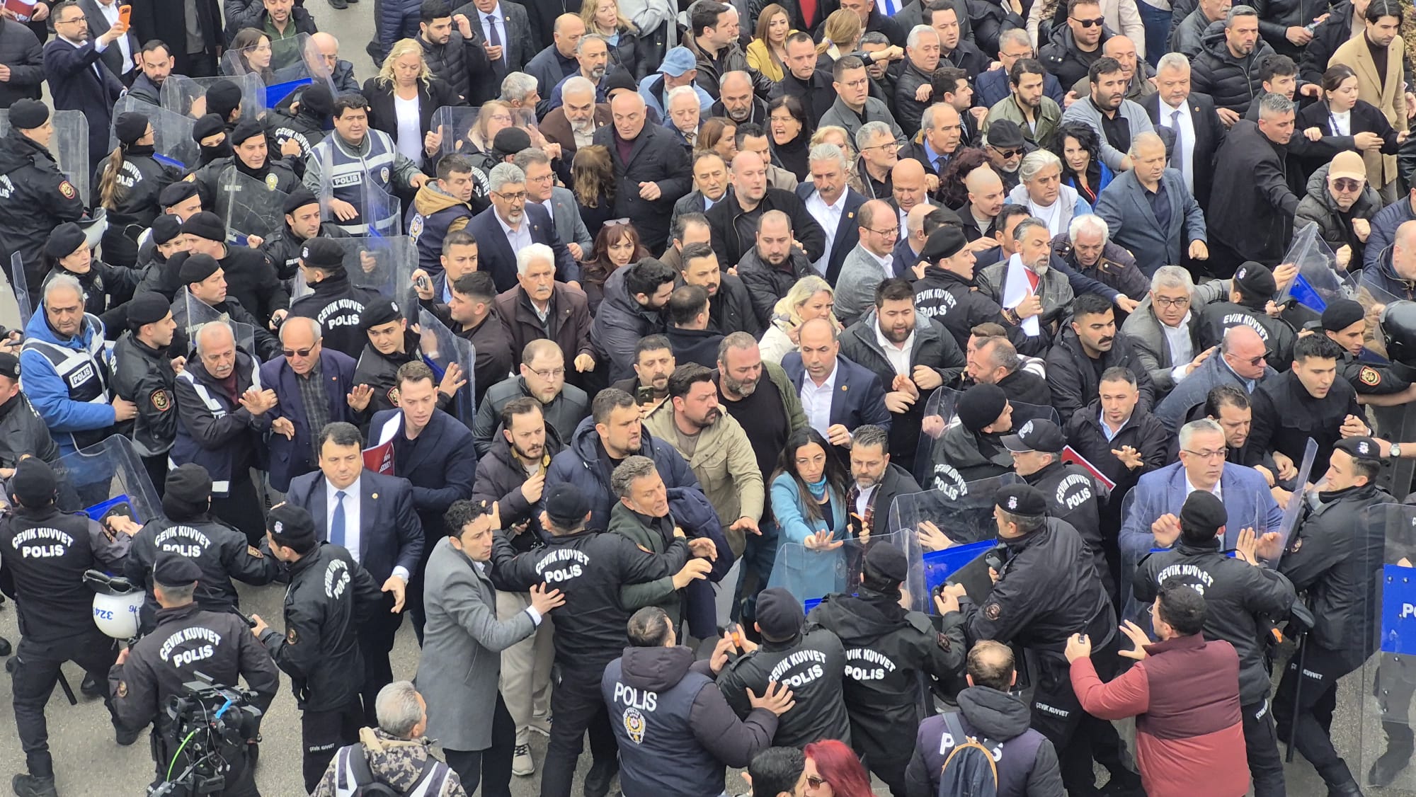 Bursa Büyükşehir’de Başkan Vekili seçimi öncesi gerilim: CHP aday çıkarmadı