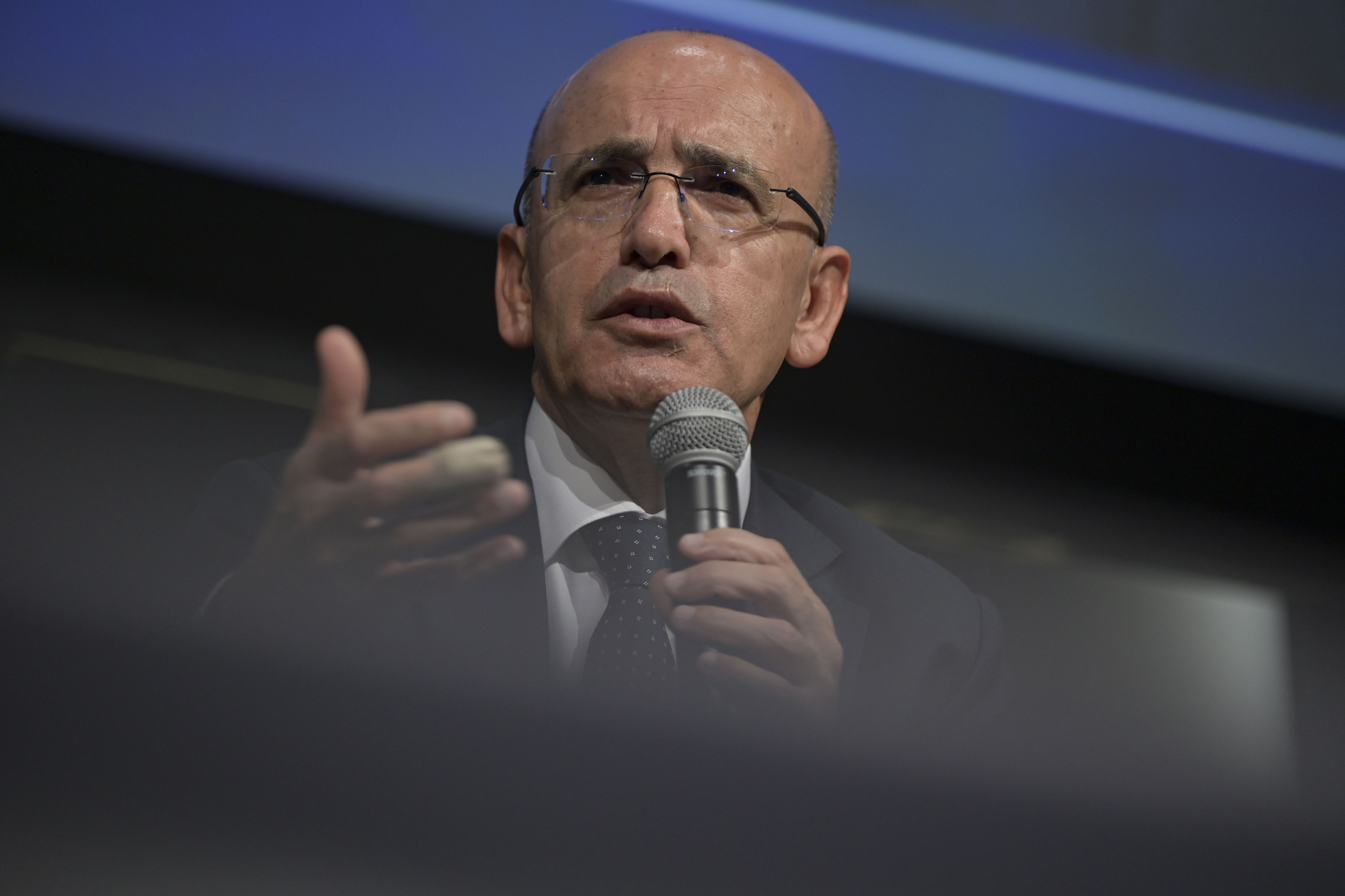 Şimşek: Paradan para kazananlardan vergi almaya devam edeceğiz