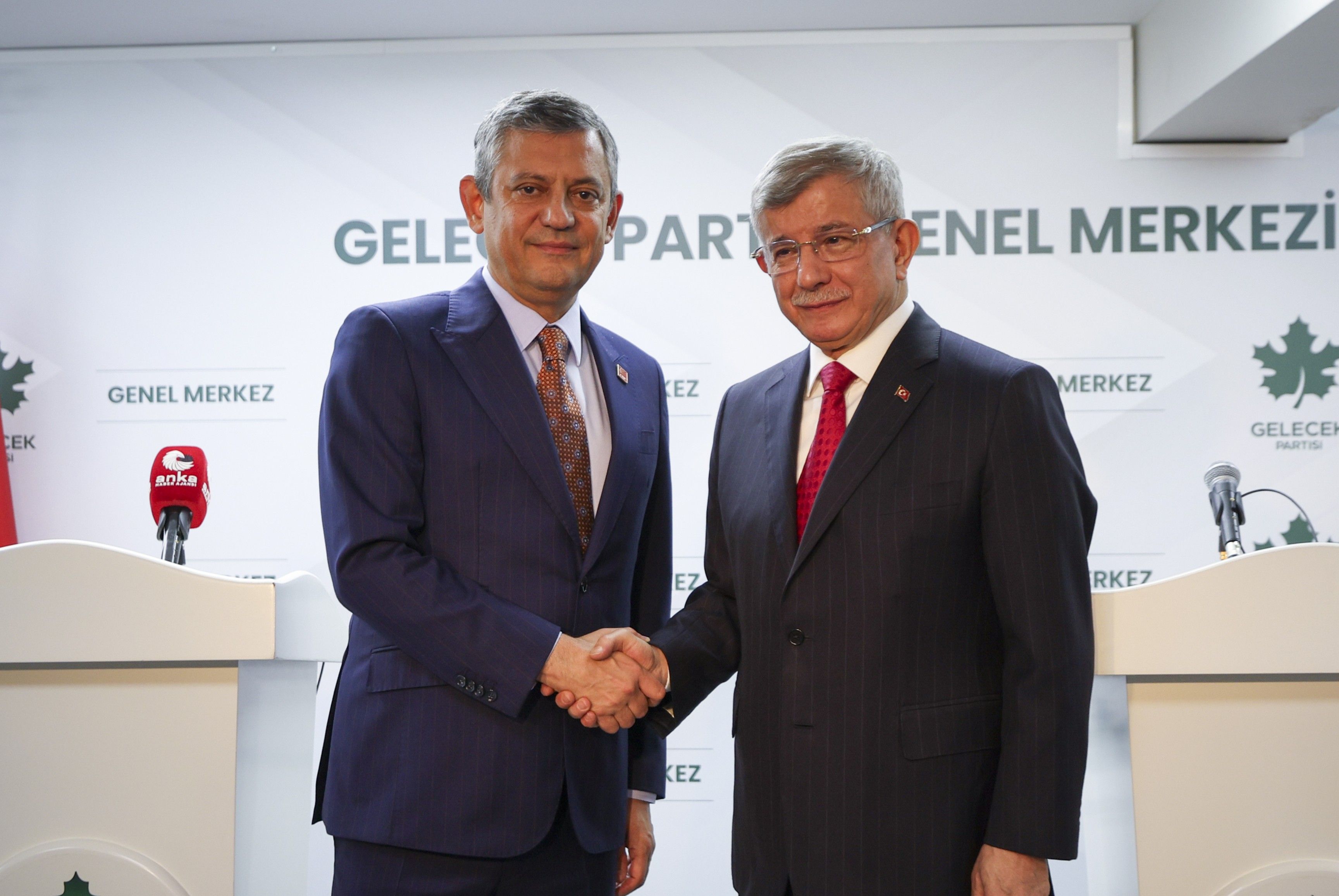 Özel, Davutoğlu’nu ziyaret etti: Gündem ara seçim