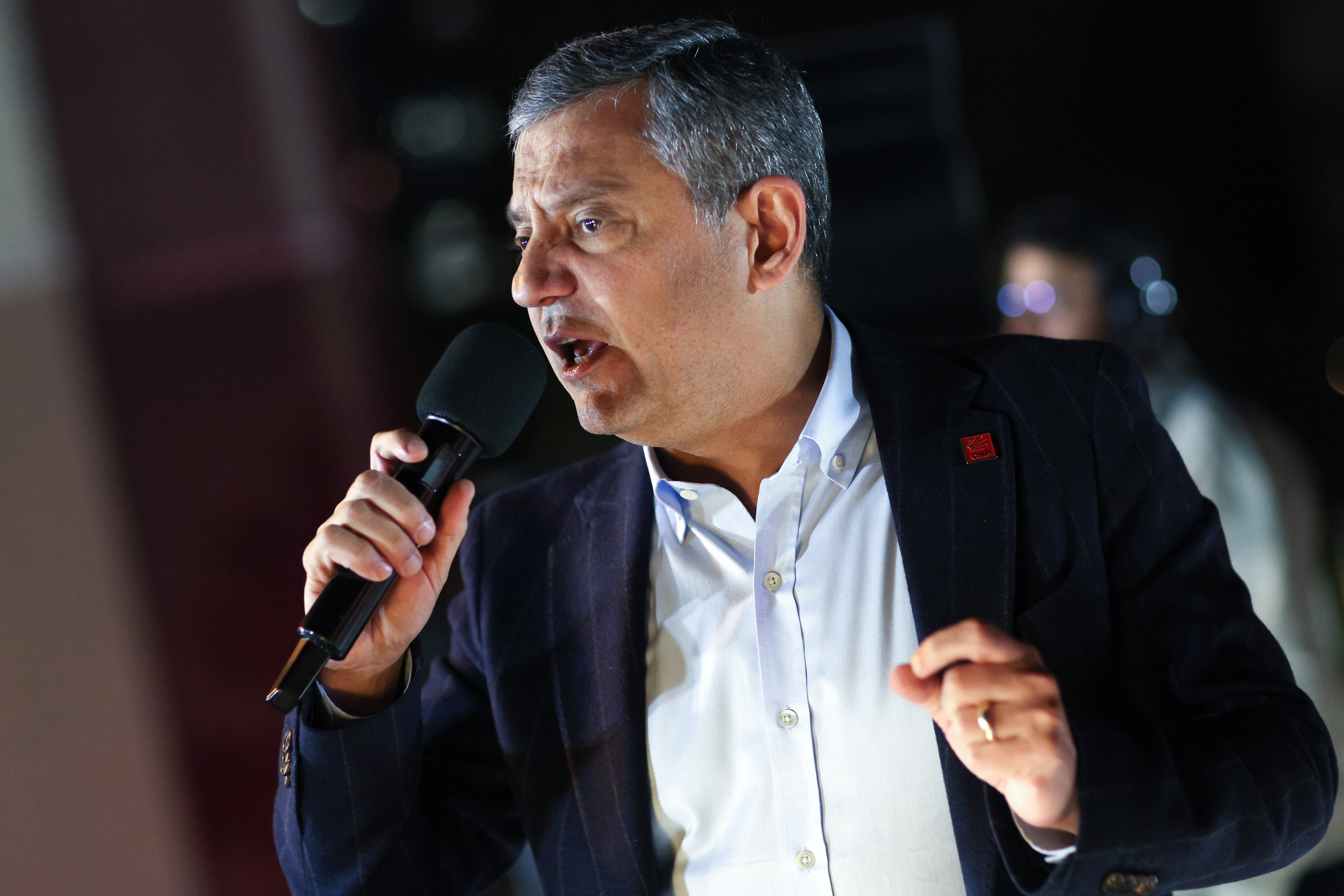 CHP lideri Özel’den Erdoğan’a çağrı: Cesareti varsa sandığa gelsin, millet karar versin