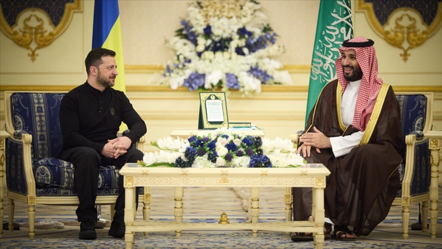 Suudi Arabistan Veliaht Prensi Bin Selman, Zelenskiy ile ikili ilişkileri ve bölgesel gelişmeleri görüştü