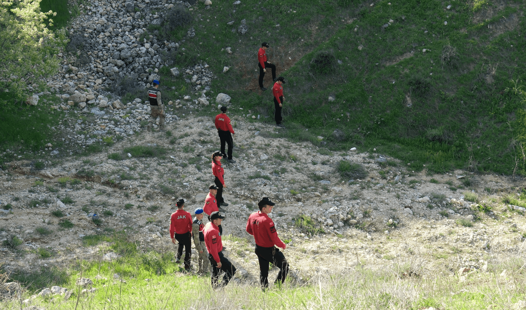 Gülistan Doku için arama çalışmaları sürüyor: JAK ve komando ekipleri sahada