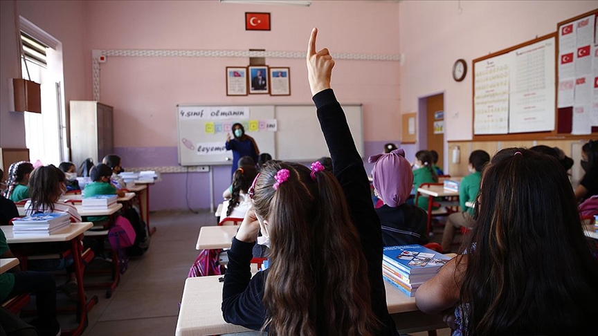 Önleyici rehberlik (1): Erken risk tespitine dayalı önleyici okul sisteminin kuramsal ve kurumsal mimarisi