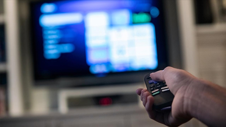 Medya araştırması: Gençler haberi sosyal medyadan, yaşlılar televizyondan takip ediyor