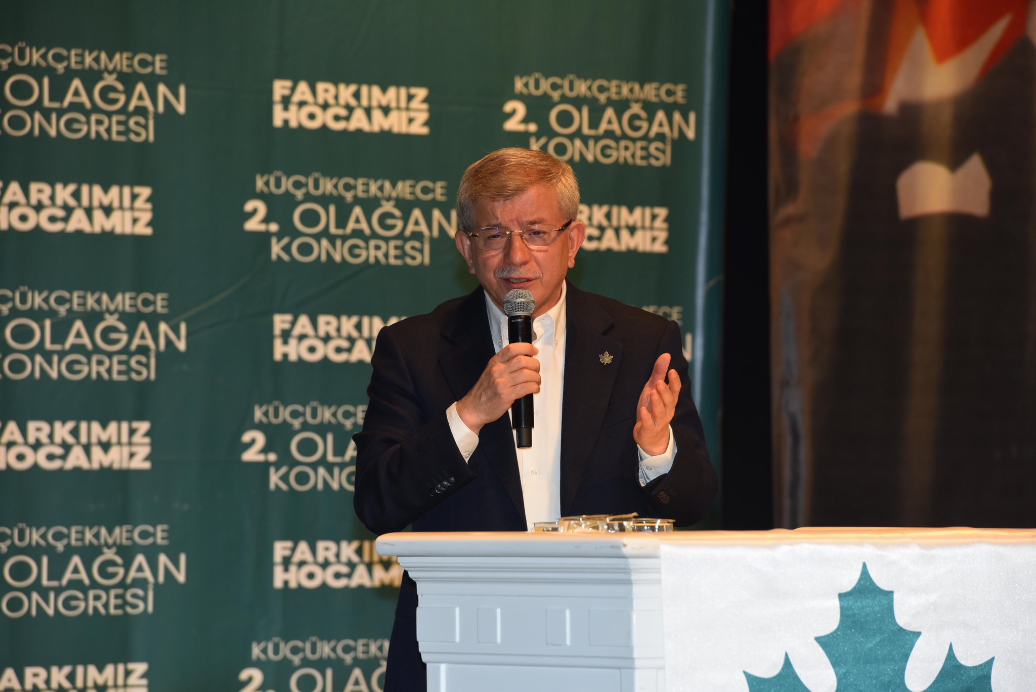 Ahmet Davutoğlu: Türkiye ikiye ayrıldı, gözü doymayanlarla karnı doymayanlar