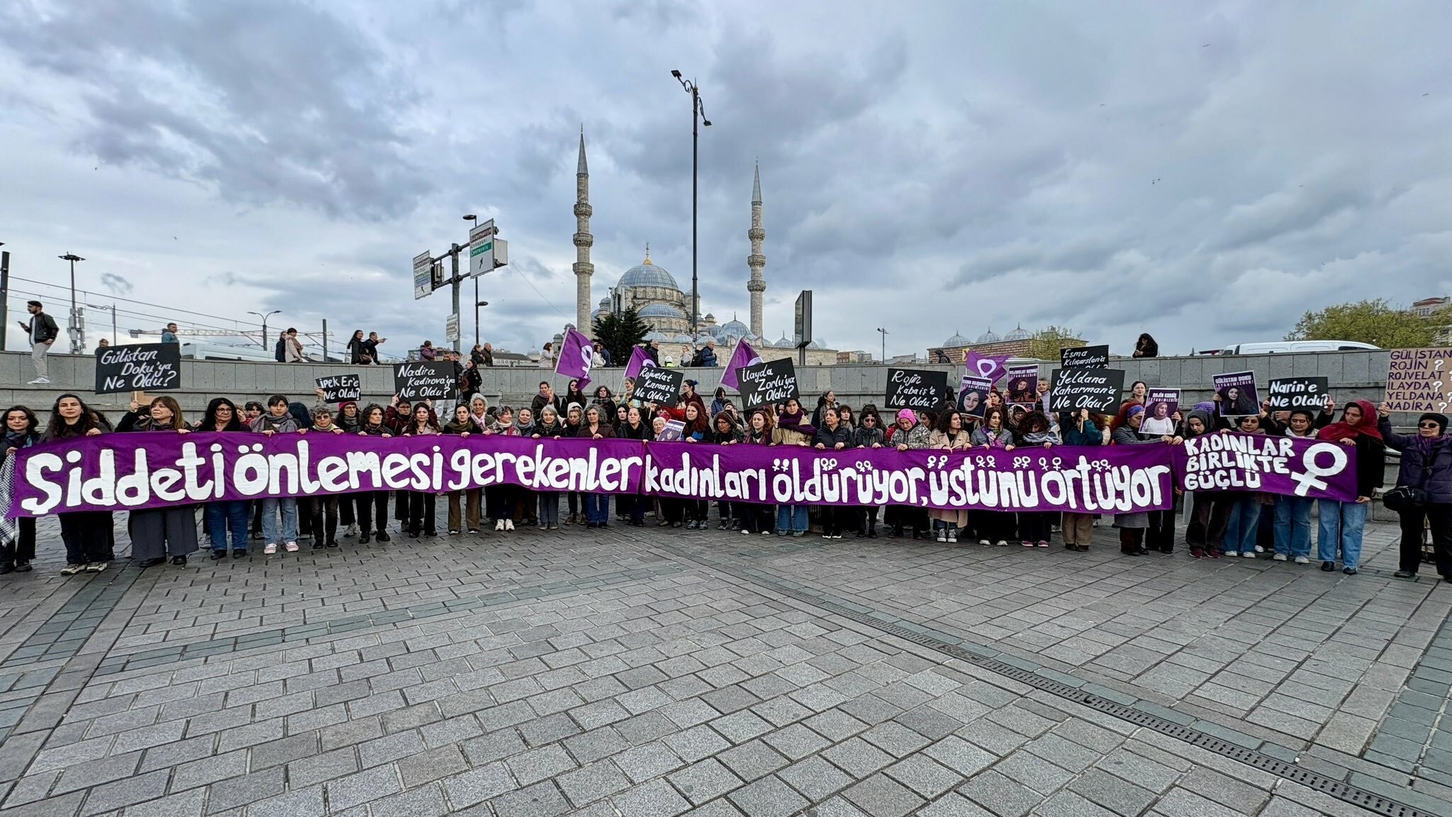 Kadınlar Karaköy'den Eminönü'ne yürüdü: Rojin Kabaiş, Rabia Naz, Yeldana Kaharman, İlayda Zorlu'ya ne oldu?