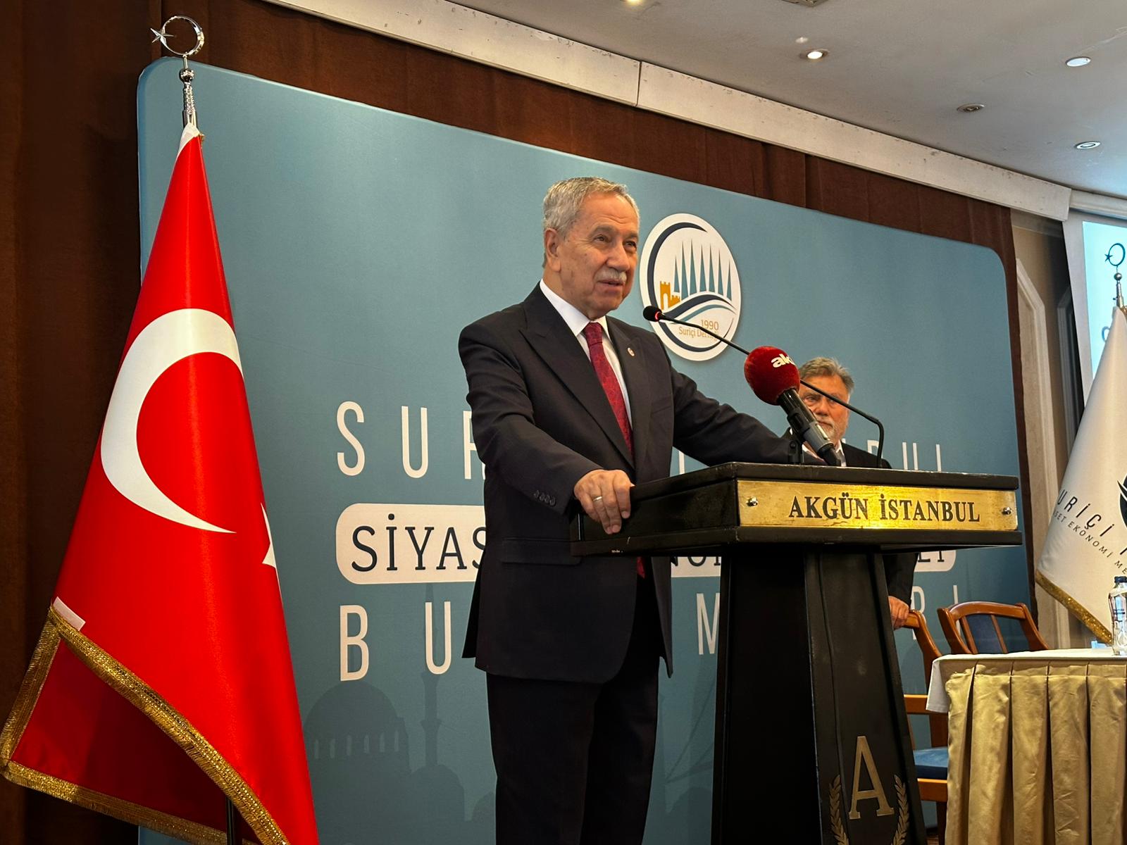 Bülent Arınç: Abdullah Gül'ün cumhurbaşkanlığı adaylığı niyeti yok