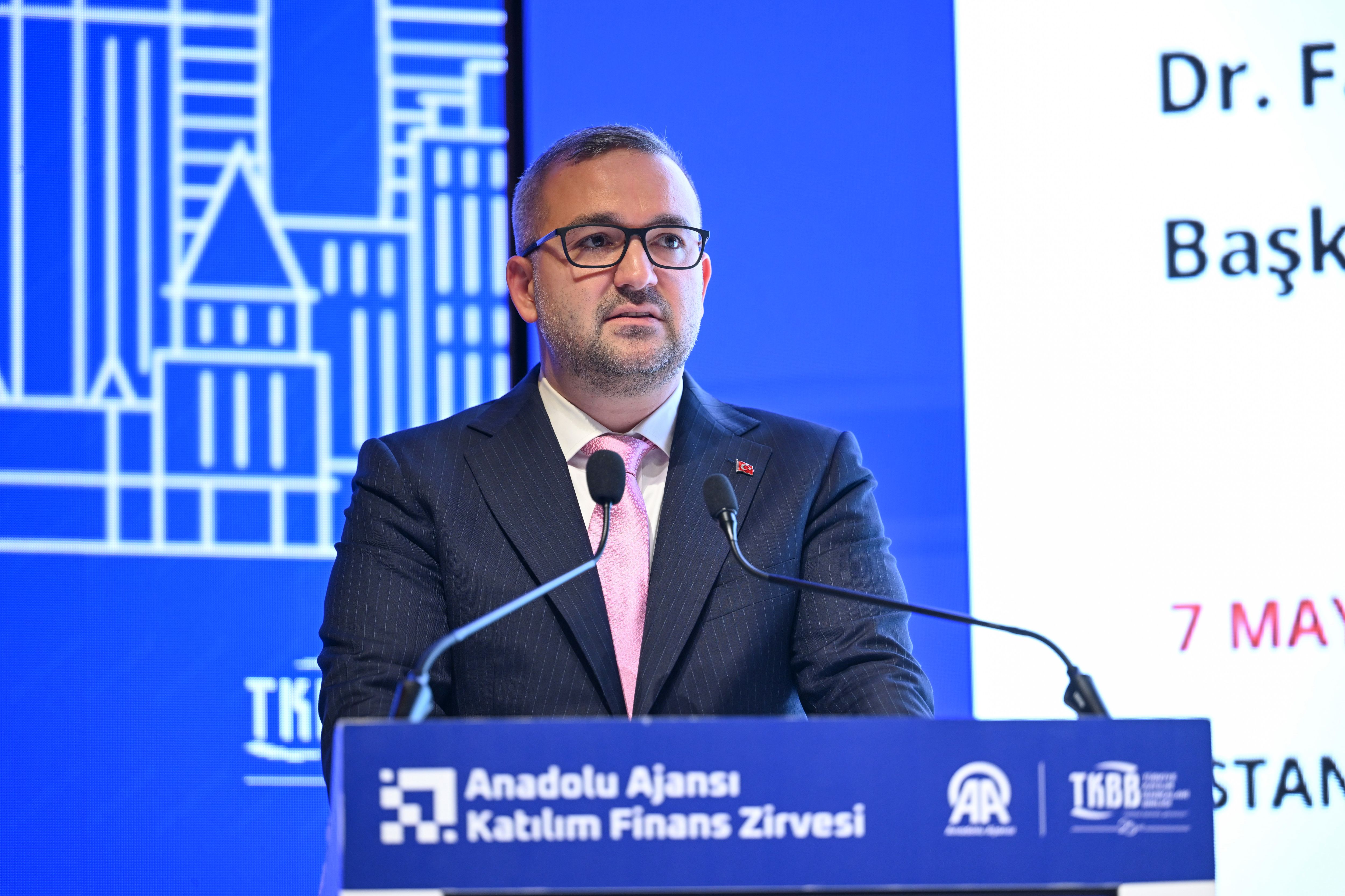 Karahan: Önceliğimiz fiyat istikrarı; savaş, dezenflasyon sürecini etkilese de kararlılığımızı değiştirmiyor