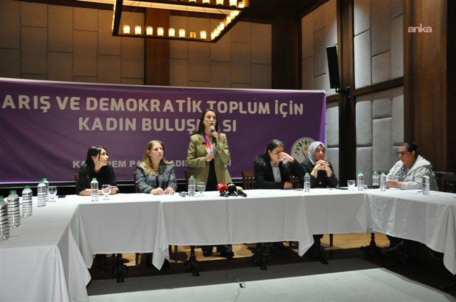 DEM Parti Eş Genel Başkanı Hatimoğlulları: Barışı bir iğne oyası gibi nakşedeceğiz