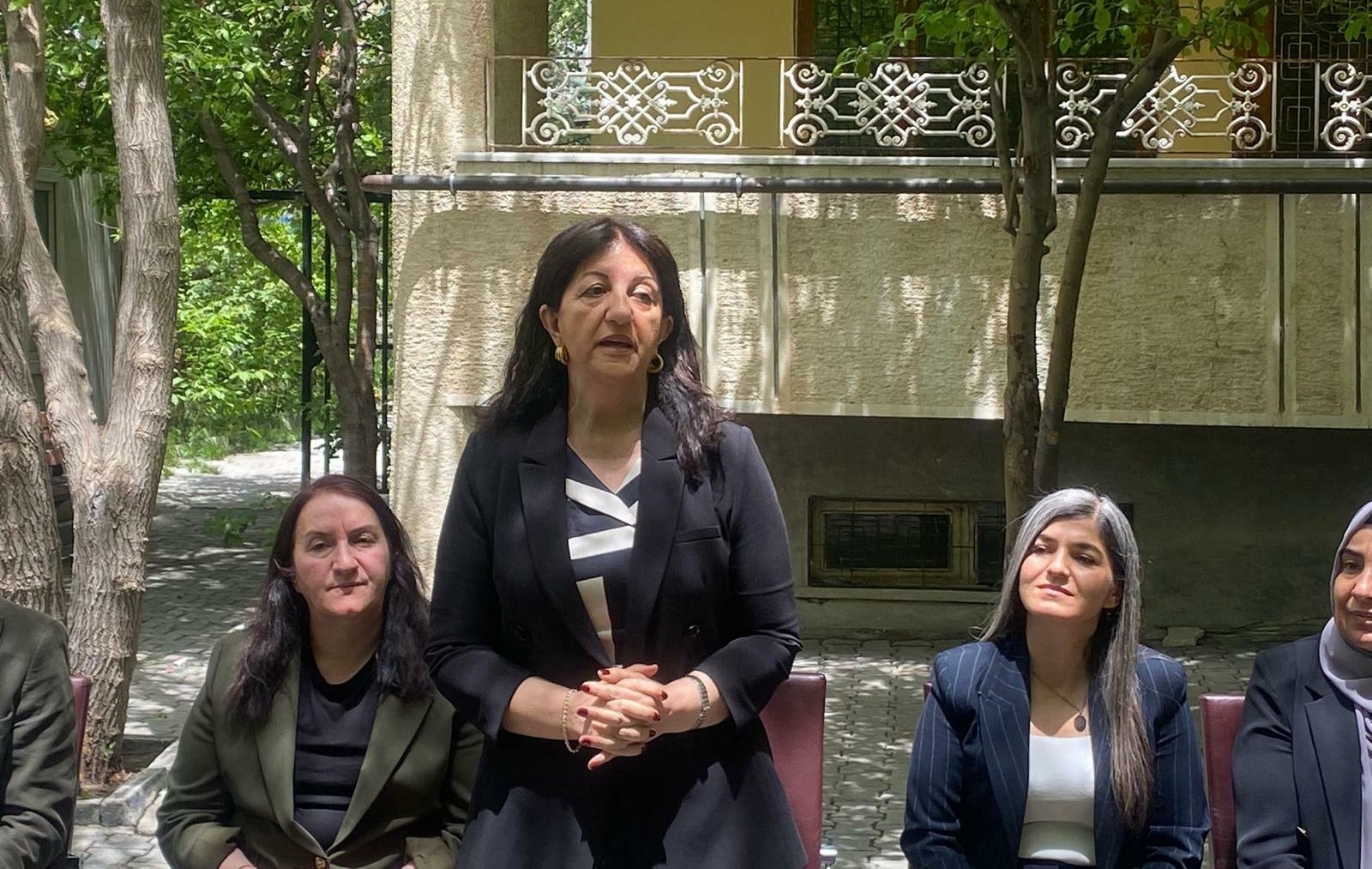 Pervin Buldan: Bayramdan sonra yeni bir yasa taslağı gündeme gelecek, süreç yakında ete kemiğe bürünecek