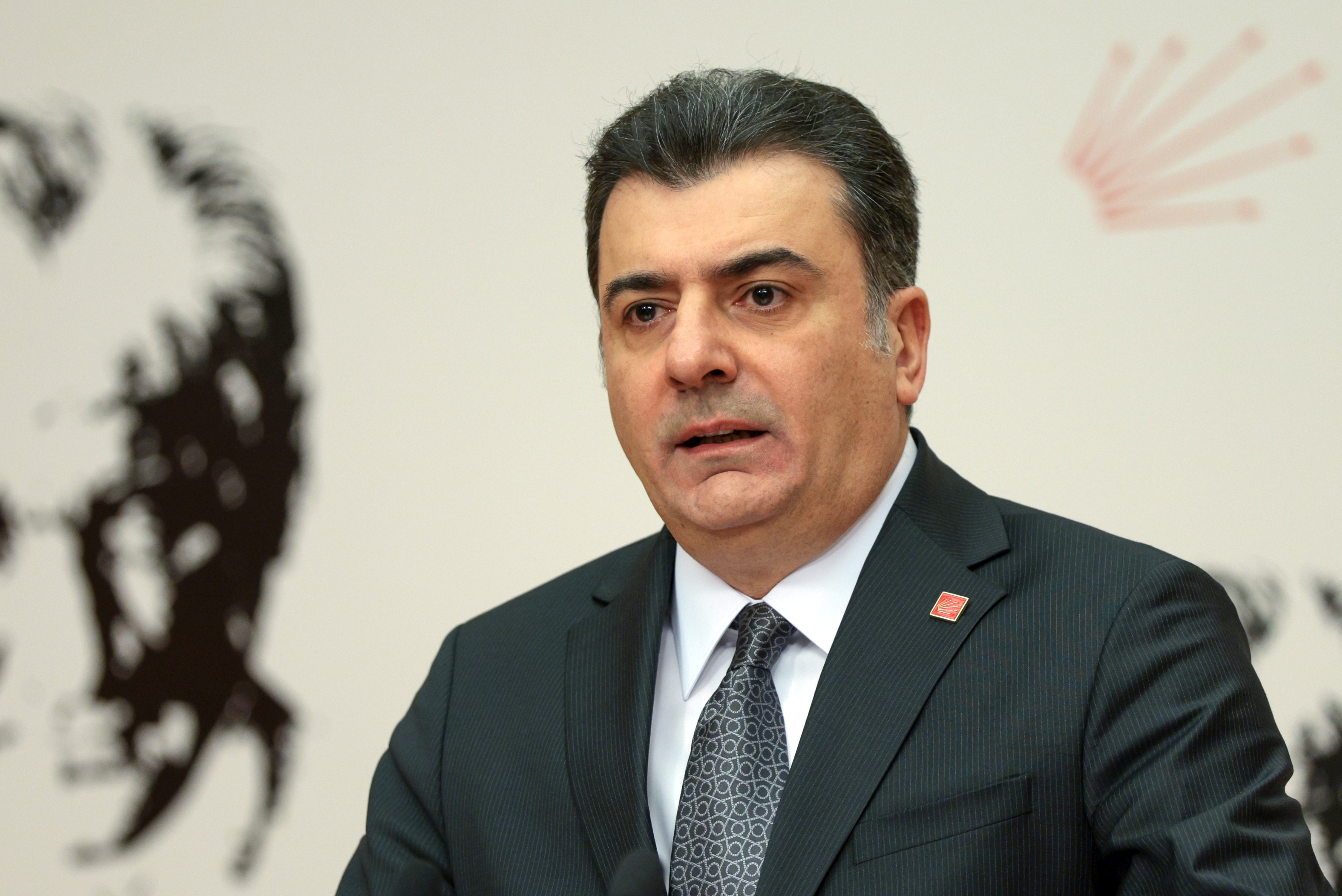CHP'li Emre: Kurultay yapılmazsa seçime girilemez