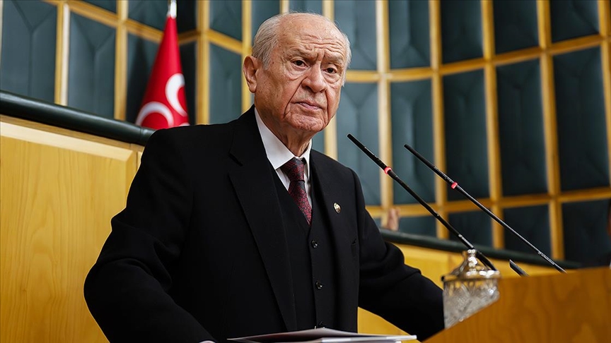 Bahçeli'den Özel'e: Ergen devrimciliği yapıyor
