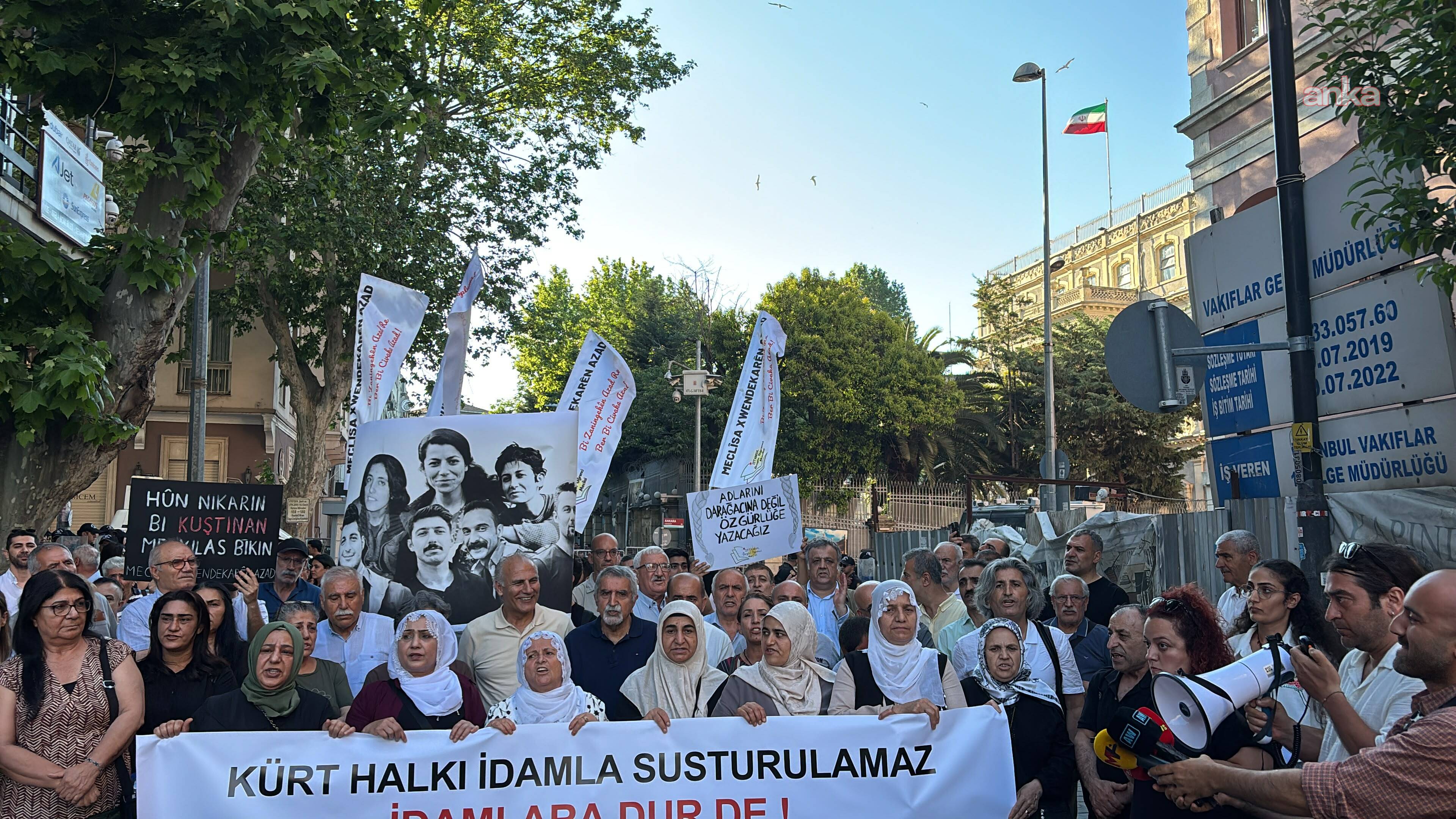 İran İstanbul Baskonsolosluğu önünde eylem: İdamlar durdurul