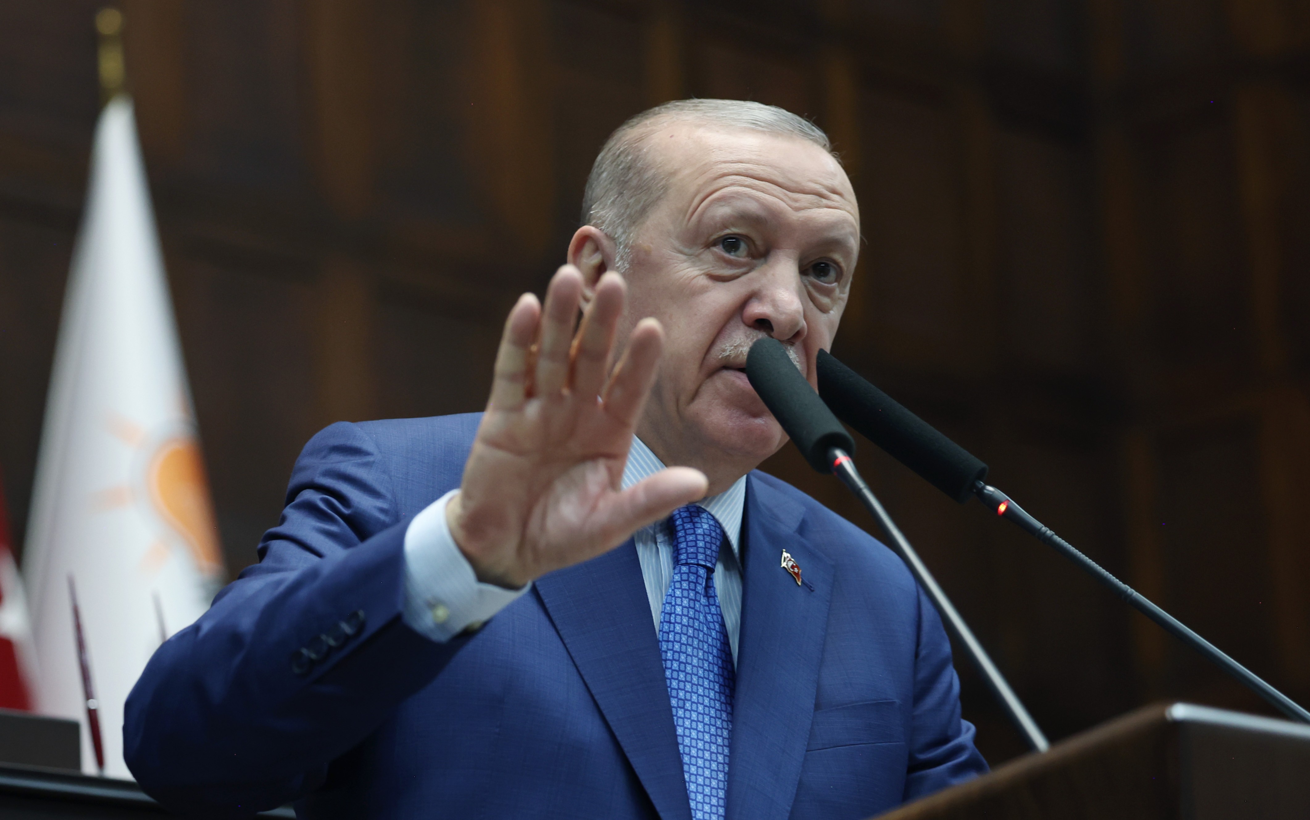 Erdoğan partisinin grup toplantısında konuşuyor