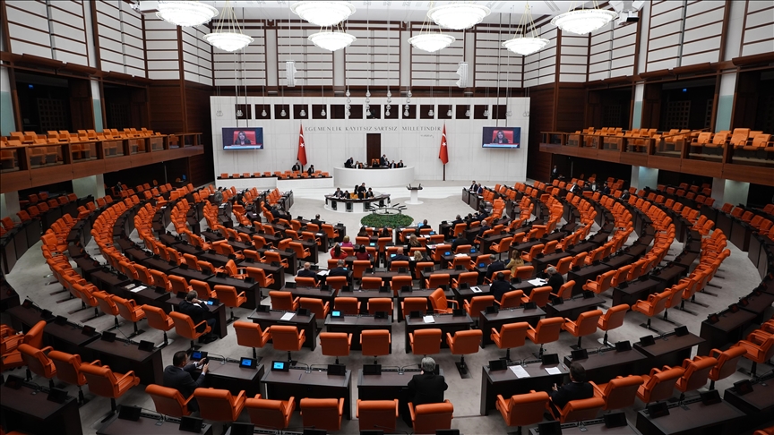 TBMM Genel Sekreterliği, DEM Parti'nin 'çıplak arama' iddialarını yalanladı ve güvenlik uygulamalarının standartlarını açıkladı