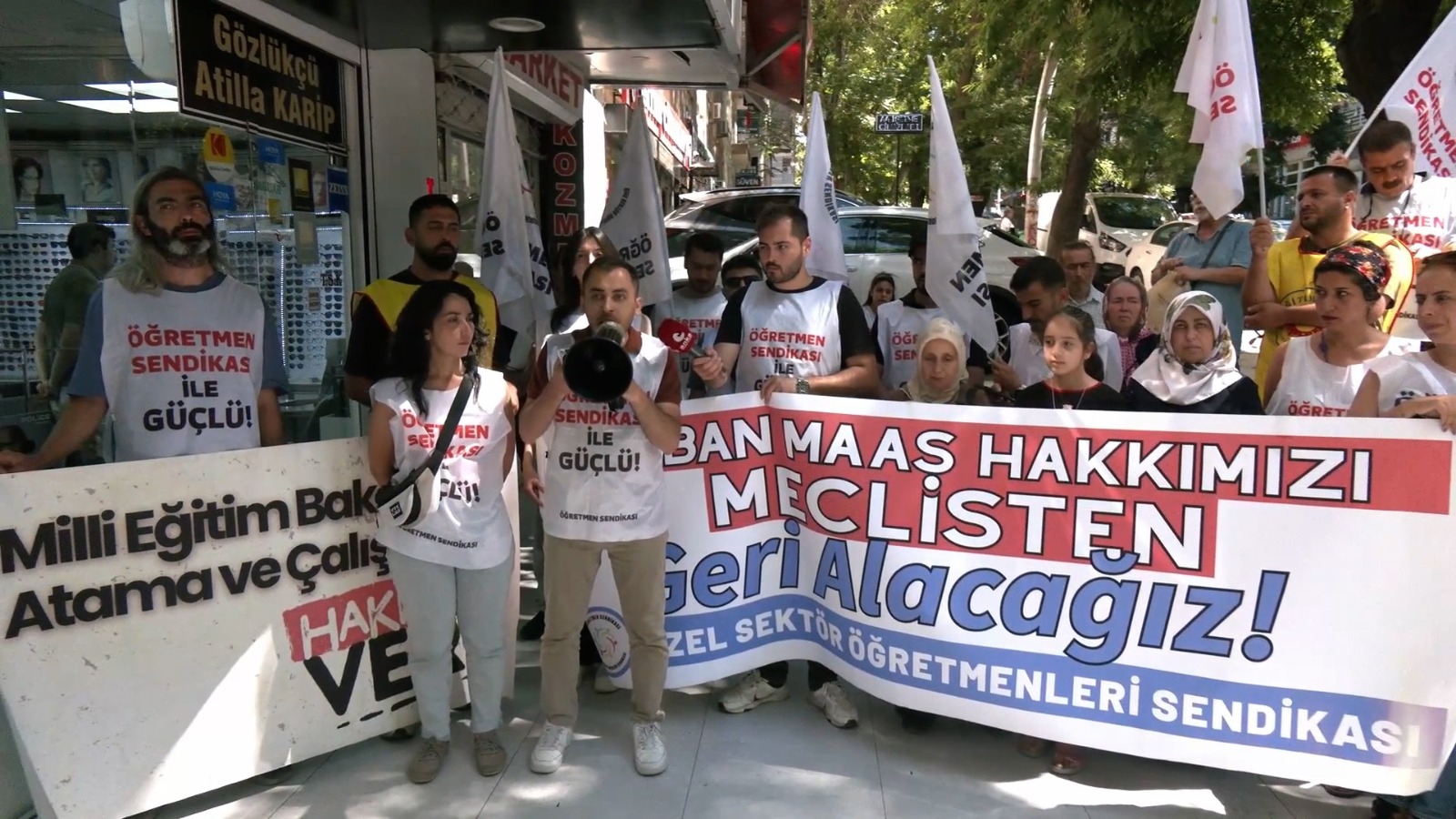 Özel sektör ve mülakat mağduru öğretmenlere gözaltı: 49 arkadaşımız annelerimizle beraber gözaltında