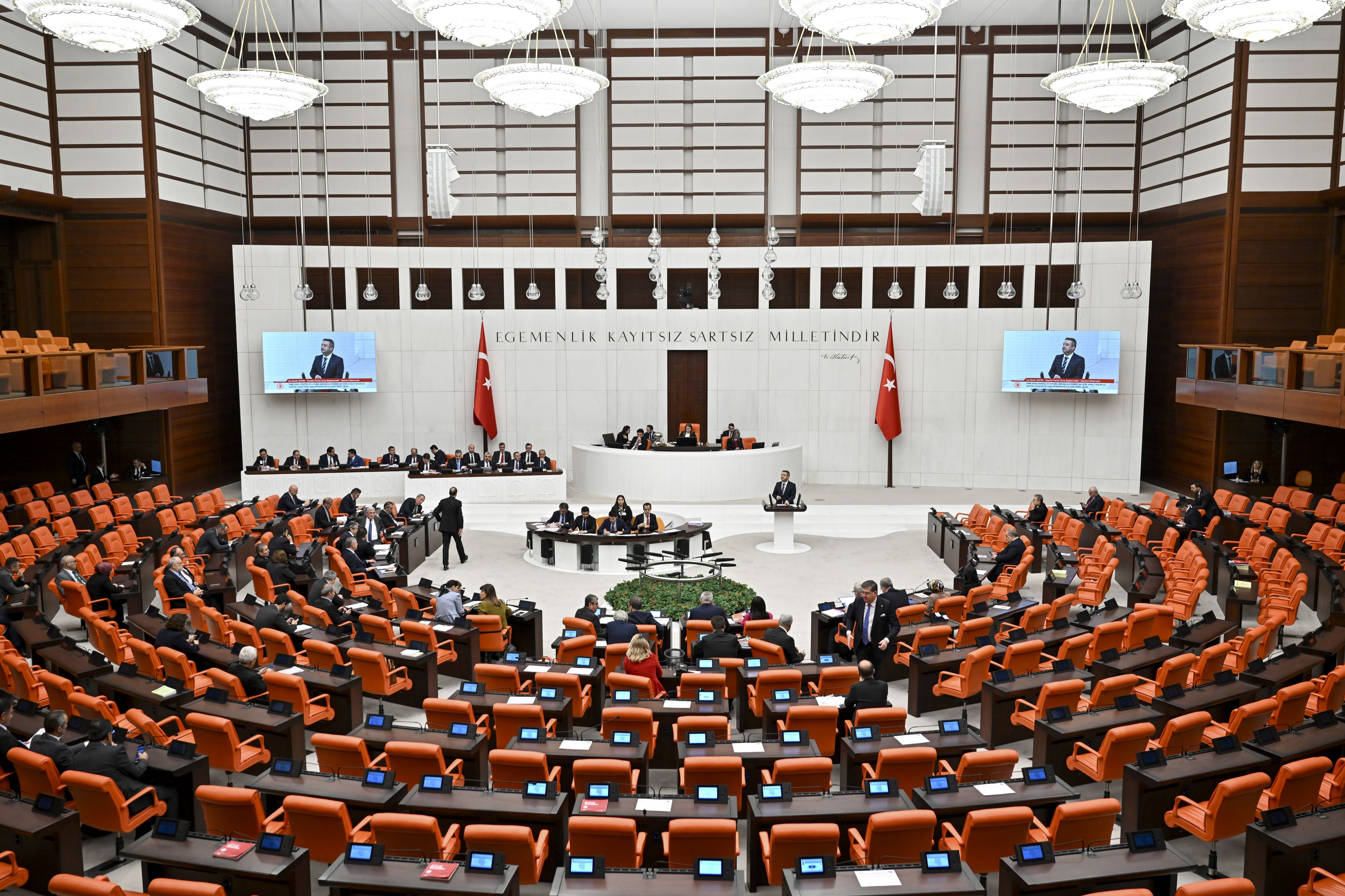 TBMM'de bu hafta: Genel Kurul'da en düşük emekli aylığına ilişkin düzenlemenin de içinde olduğu torba teklifin görüşülmesi bekleniyor