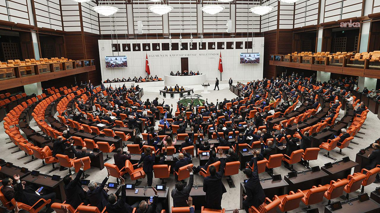 AK Parti'nin Meclis çalışma takvimine ilişkin grup önerisi kabul edildi