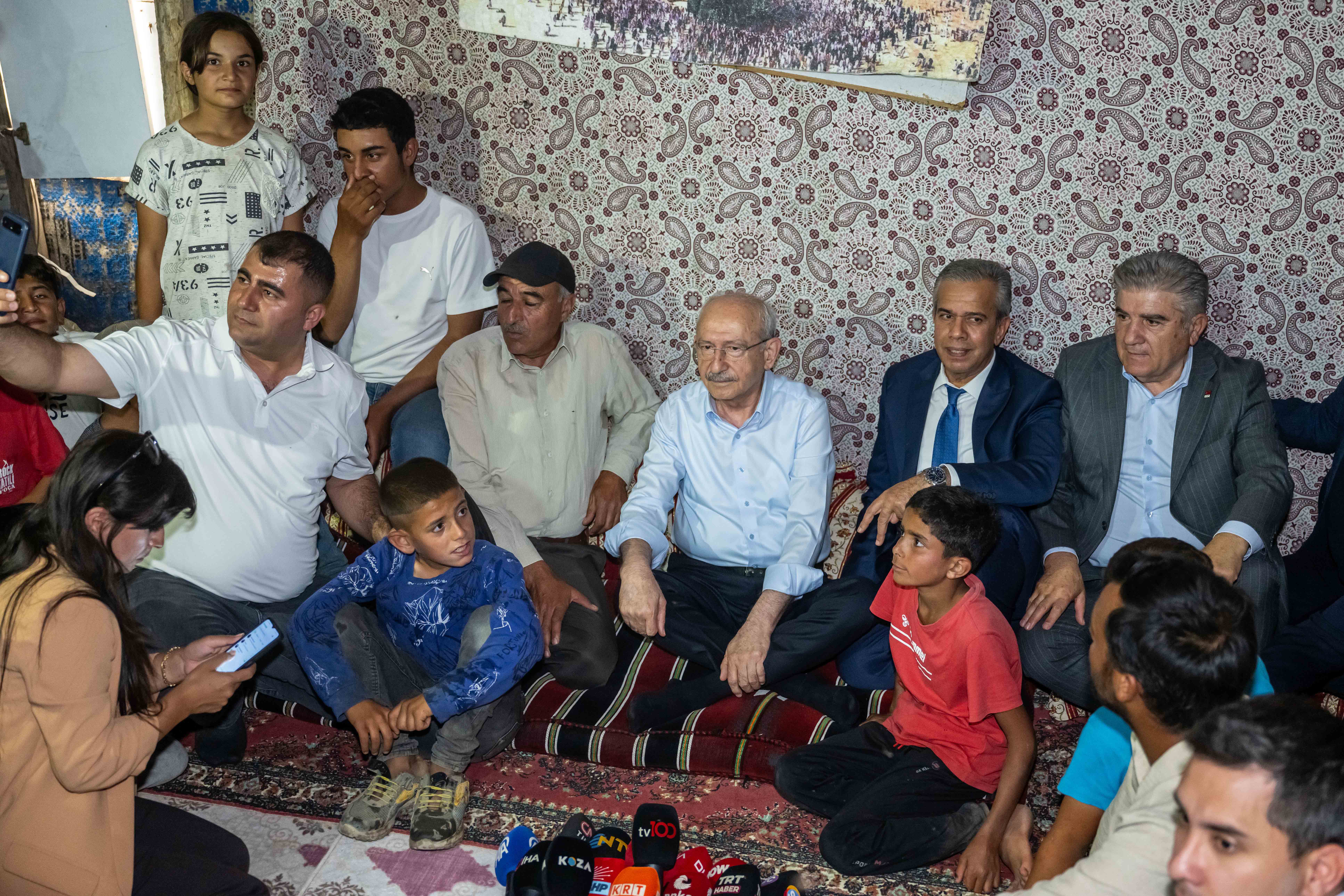 Kılıçdaroğlu mevsimlik tarım işçileriyle bir araya geldi