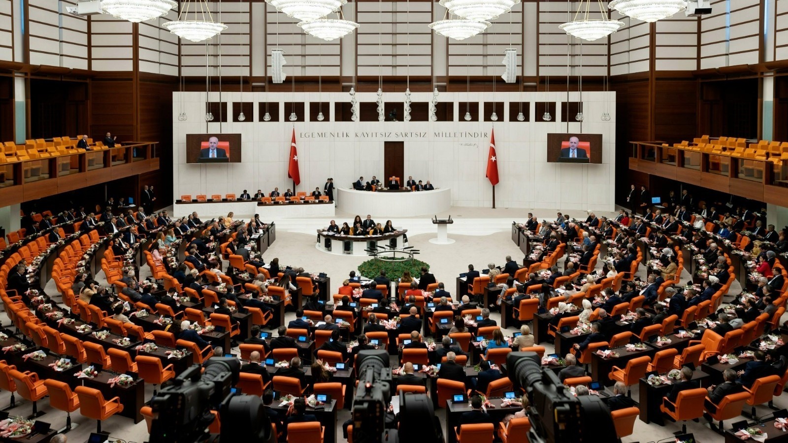 Meclis'te yeni oturma düzeni belli oldu: CHP'liler DEM ile MHP arasında oturacak