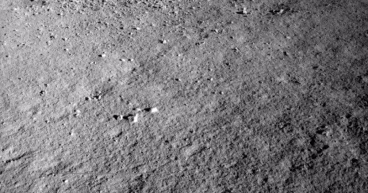 На луне заметили. Юйту-2. Снимки обратной стороны Луны высокого разрешения 2019. Следы от лунохода. Обратная сторона Луны снимки из космоса.