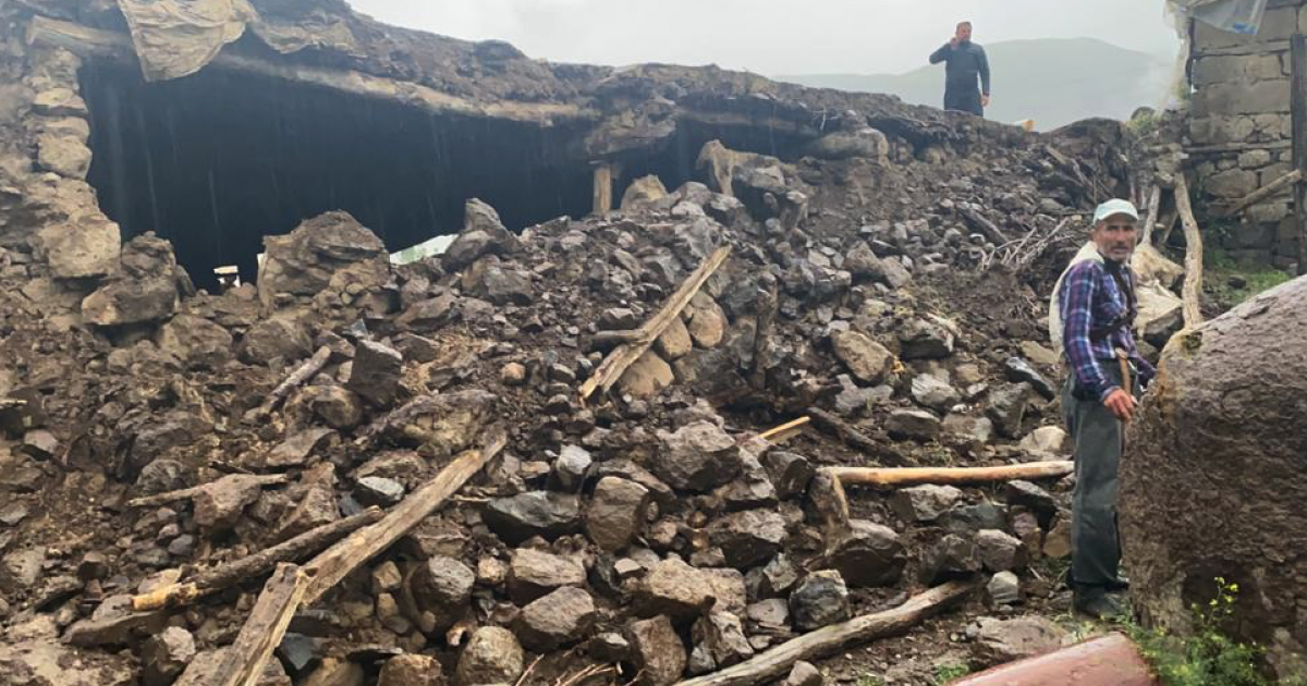 Bingöl'de 5,7 büyüklüğünde deprem: 1 güvenlik korucusu hayatını kaybetti | Independent Türkçe