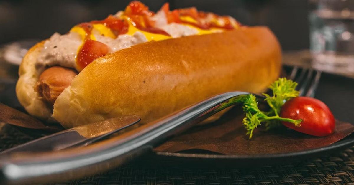 Хот дог хаус. Hot Dog Canadian. Ранер доге