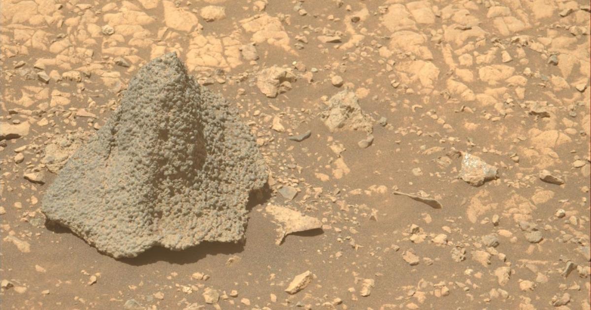 NASA'nın En Yeni Keşfi: Mars'taki Miğfer Şapka Şekilli Kayalar