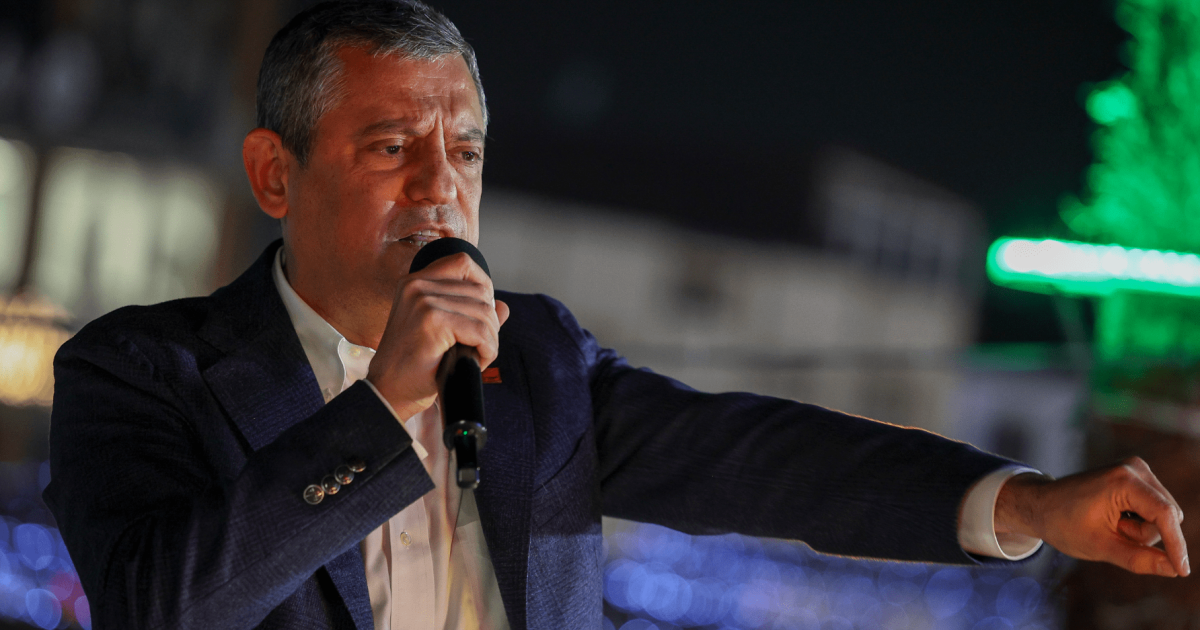 Özgür Özel: 704 yıl hapisle yargılanan Aziz İhsan Aktaş aramızda geziyor, bize iftira atanlar utanacak