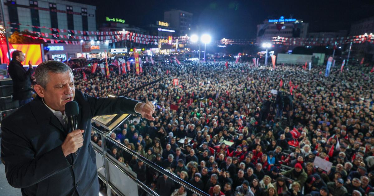CHP'nin Özgür Özel'in Siyasi Düzen Eleştirisinde ve Gelecekteki Hareketlerine Dair