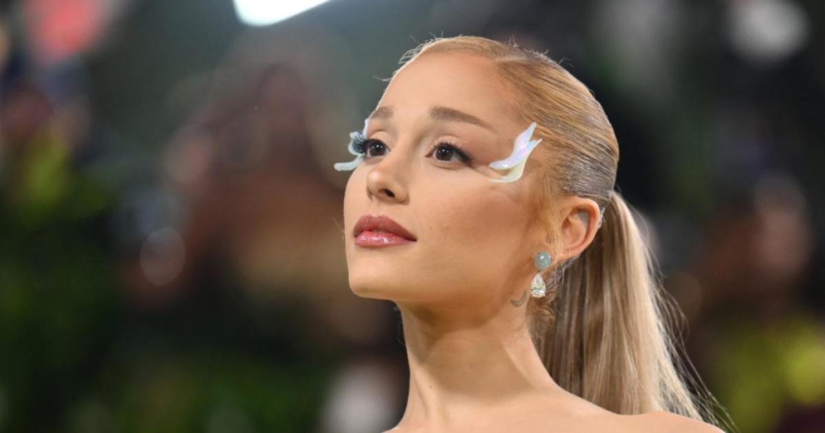 Vogue Japon Kapak Fotoğrafı: 6 Parmaklı Görsel Viral Oluyor